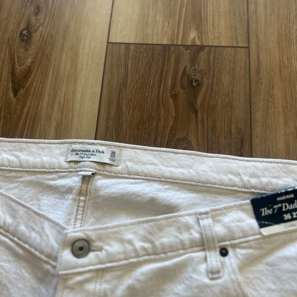 Abercrombie & Fitch womens high rise the 7” dad short size 36/23 NWT - Picture 4 of 5